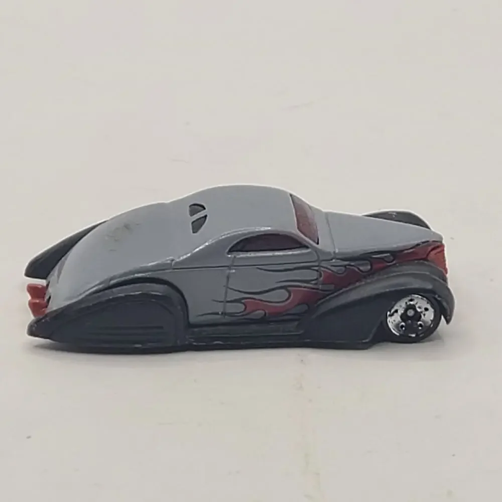Vintage￼ Hot Wheels 2002 Swoop Coupe car Gray black red flames￼